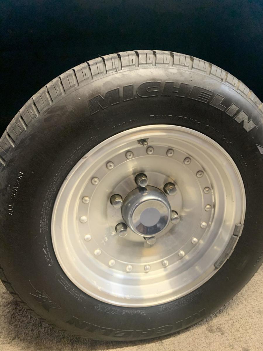 Колеса Mazda B1500 1974 года  (фото 45 из 111)